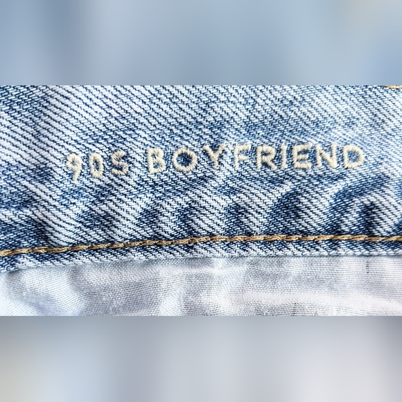 AE 905 Boyfriend Distressed Light Wash Jeans. Flat Waist 15". Loose Fit, 2. HP! - Picture 7 of 11